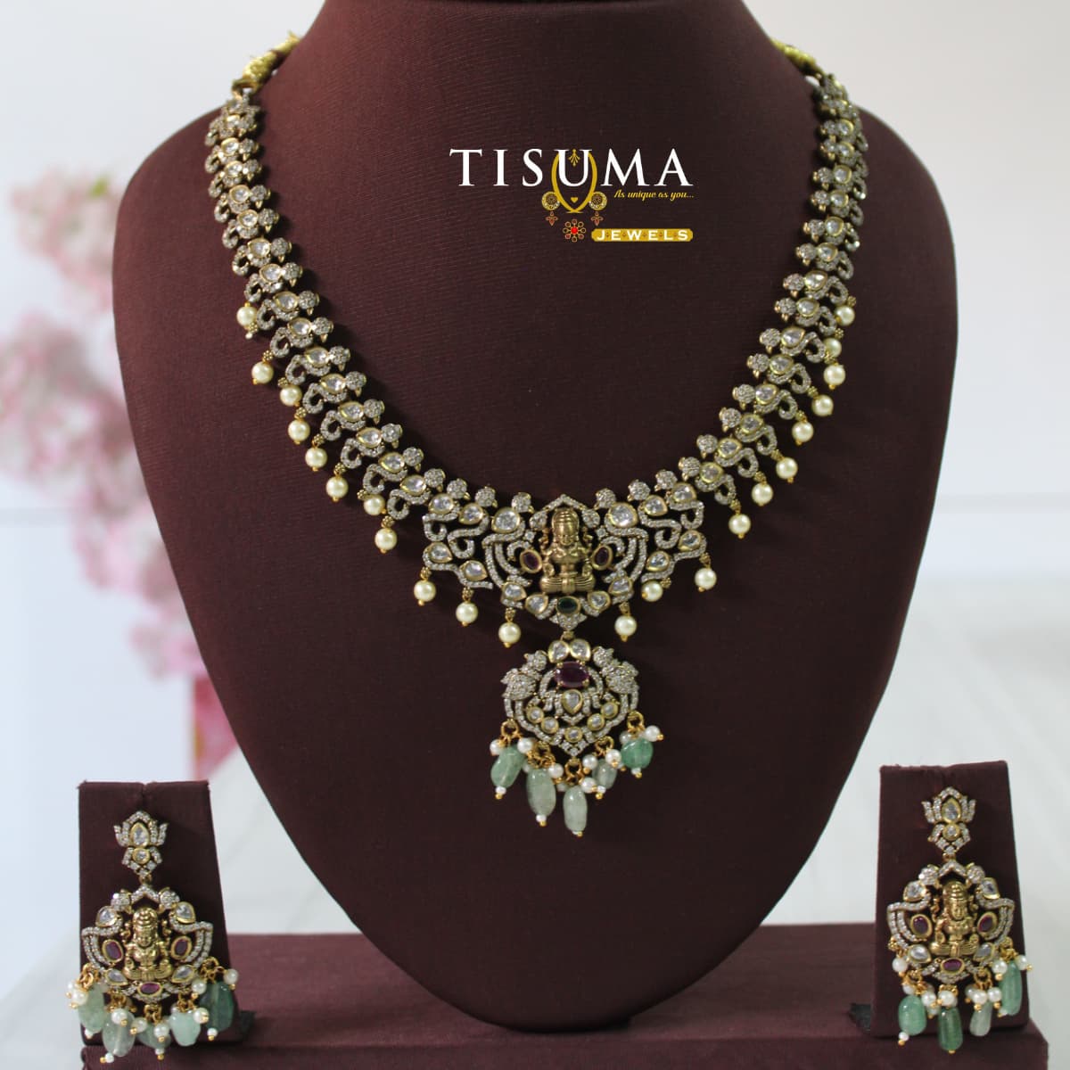 Victorian necklace Mint